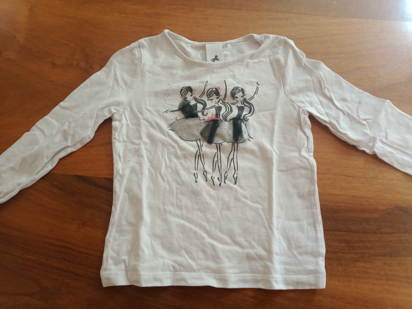 weisses Sweatshirt Ballerina