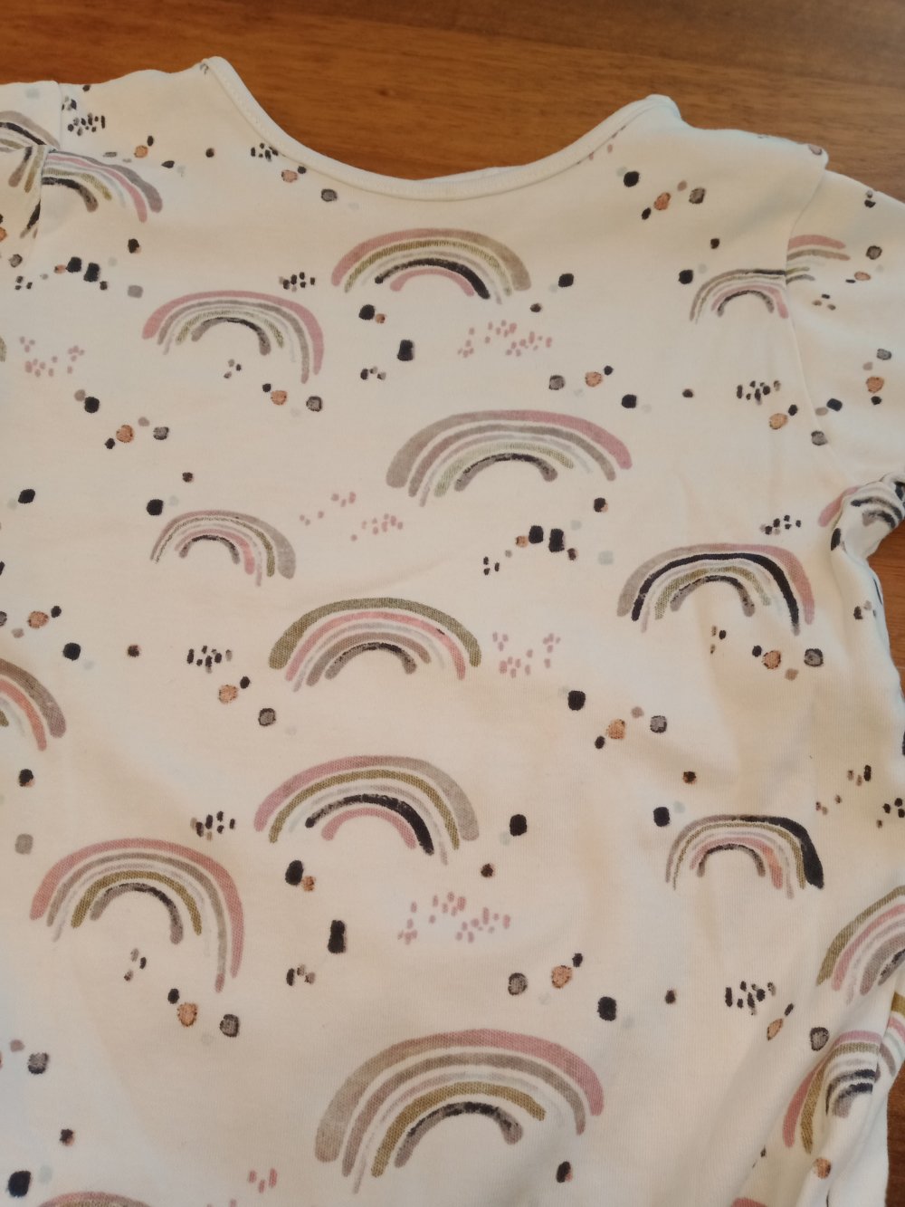 weisser Body langarm Regenbogen