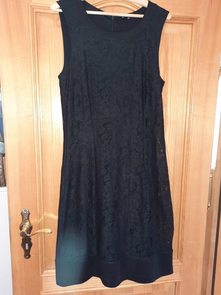 Elegantes Cocktail-Kleid aus Spitze - Gr.42 (ist aber kleiner - Gr.40)