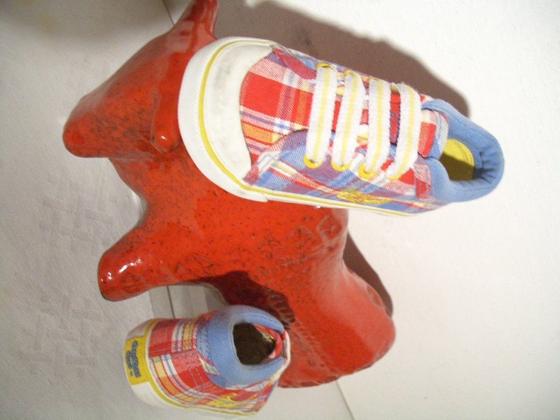 Kinderschuhe Oshkosh Mädchen oder Buben Gr. 20