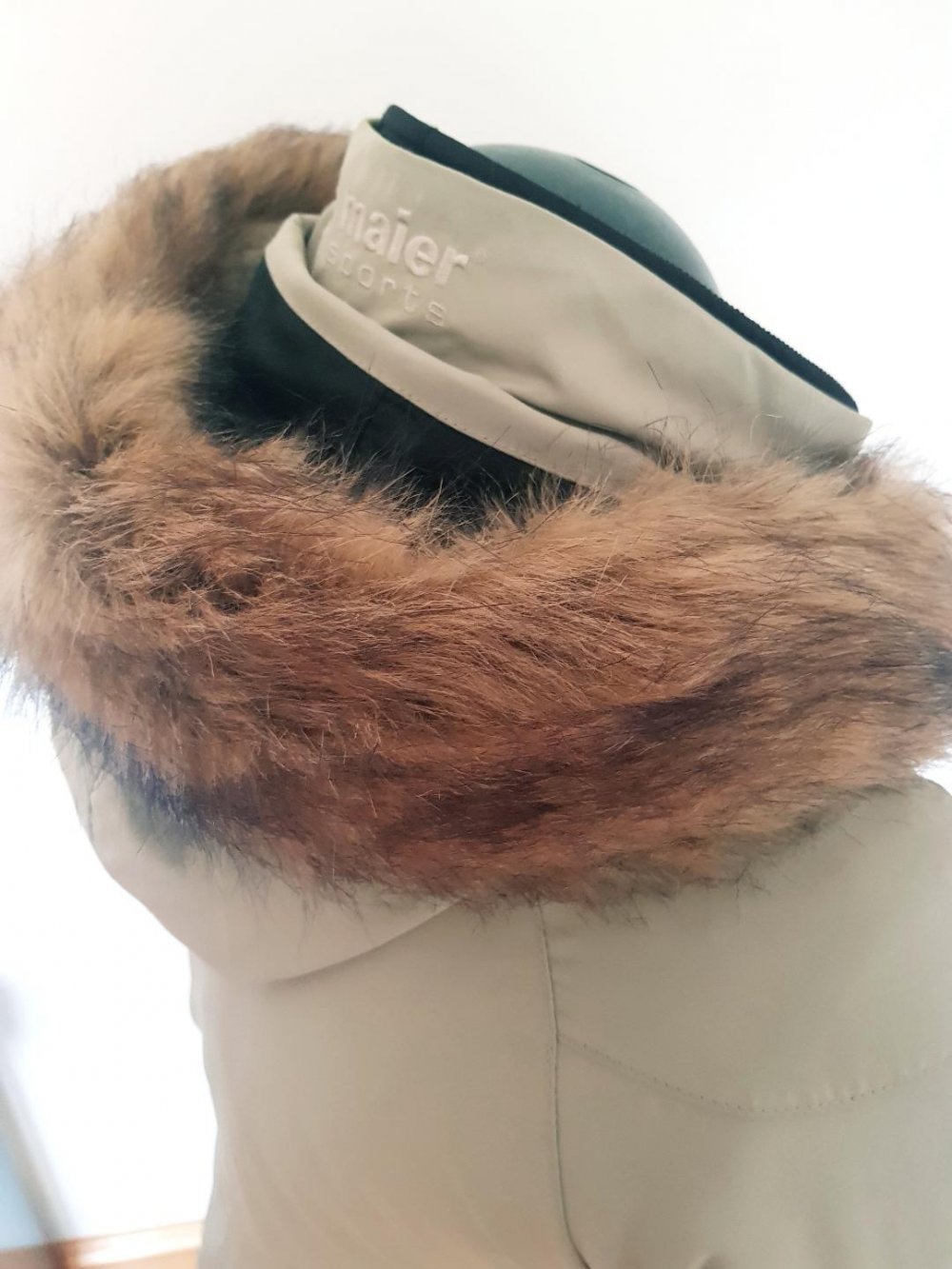 Damenmantel mit Kapuze-Fell Fa. Maier-Sport hochwertig/ Gr.38