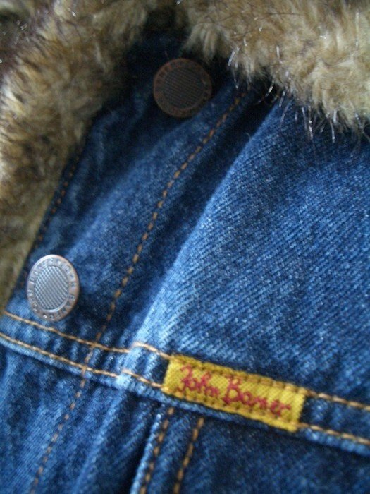 Jeans-Jacke Gr. 46 in blau mit Fell am Kragen 
