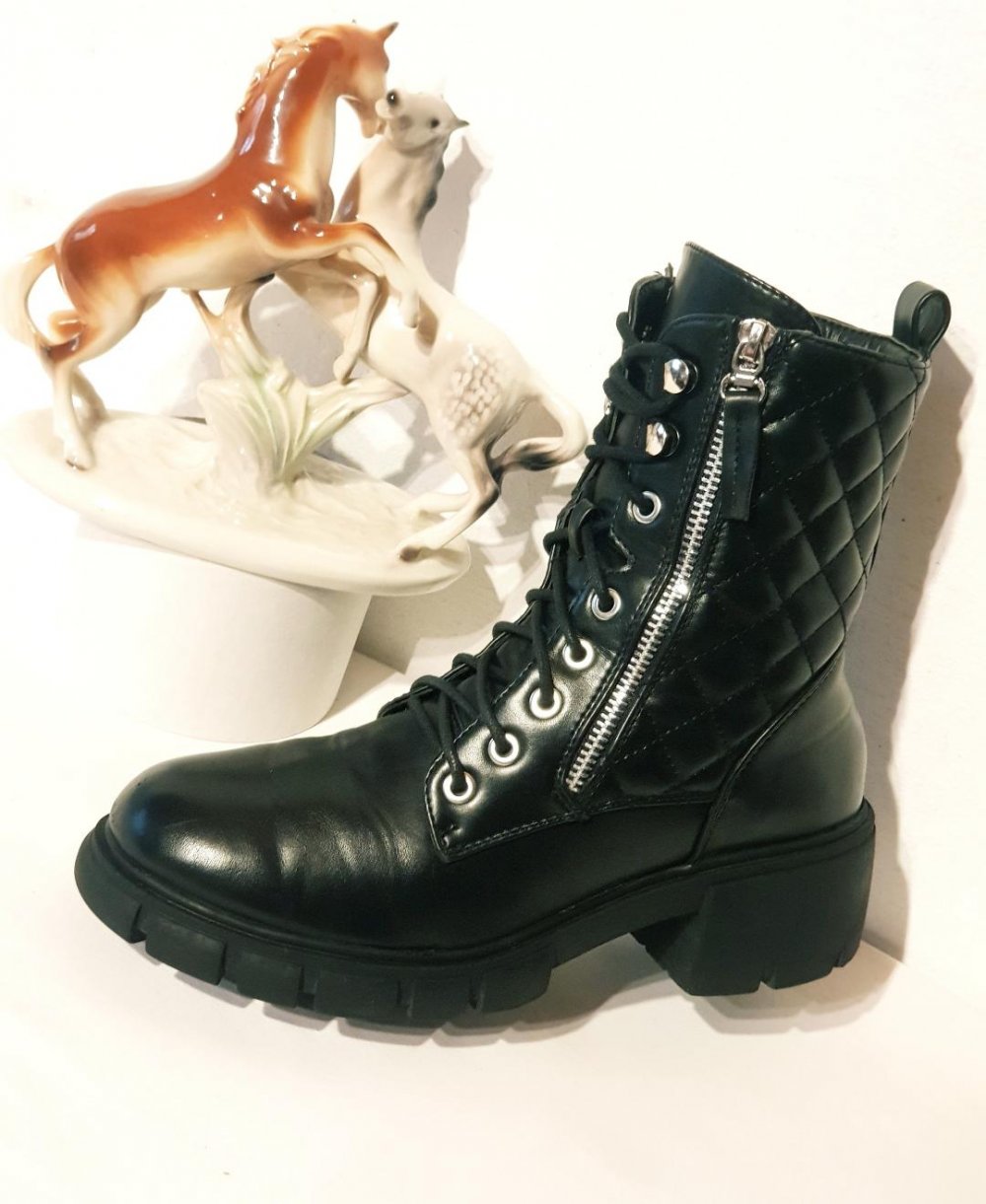 Damenstiefel schwarz Stiefelette Biker Boots Gr. 39 TOP