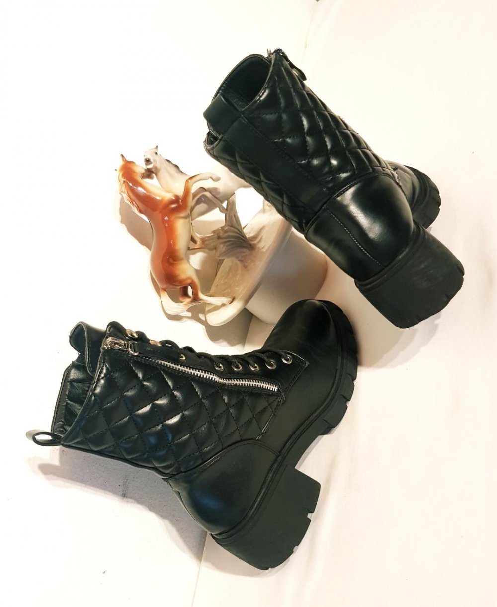 Damenstiefel schwarz Stiefelette Biker Boots Gr. 39 TOP