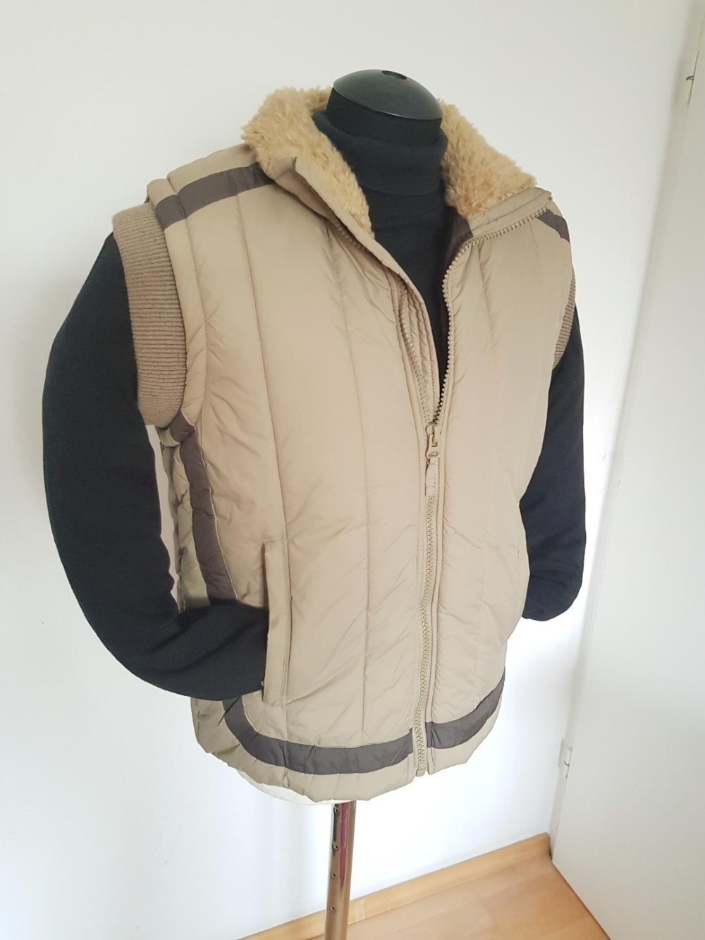 Herrenweste gesteppt beige mit Fell Gr. L TOP