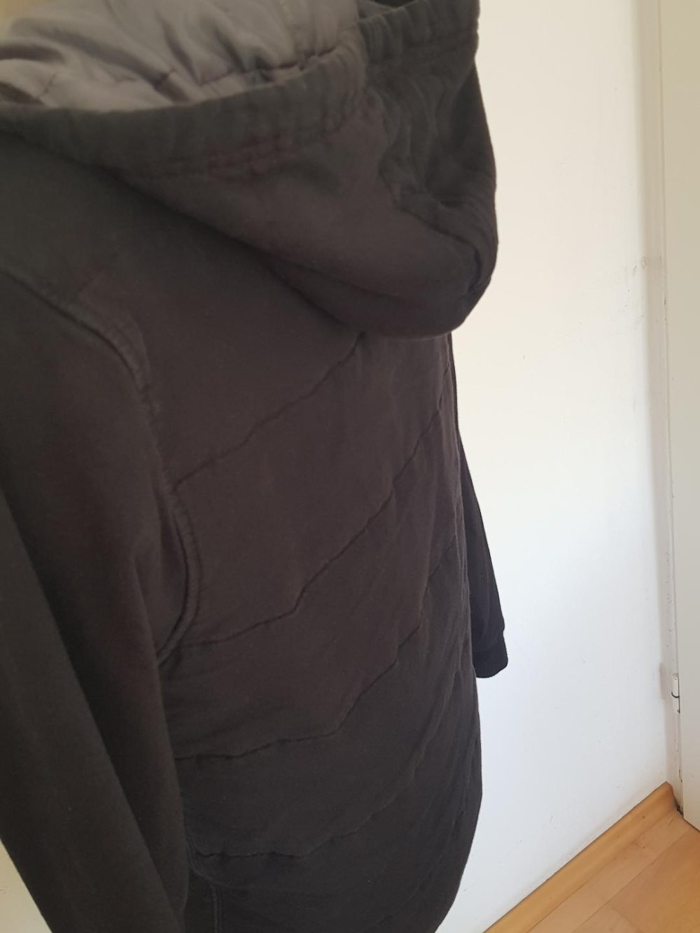 Jacke Schwarze Übergangsjacke m. Kapuze Gr. -S-