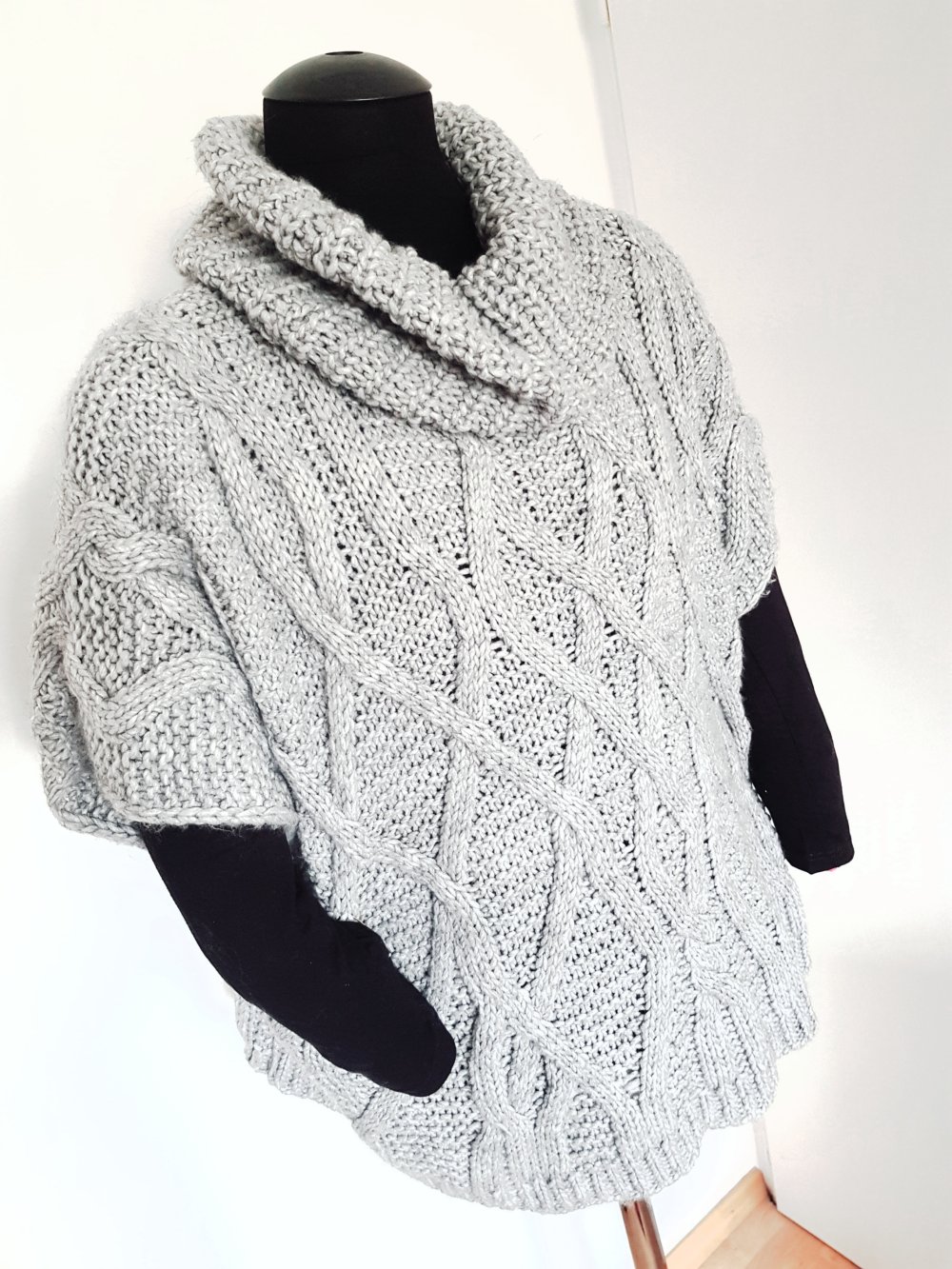 PONCHO CAPE hell-grau MADE IN ITALY One Size NEUwertig