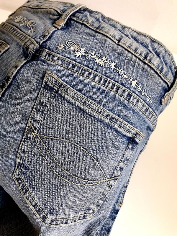 Schlagjeans 60er 70er Jahre Hippie Primelblumen Schlager Festival