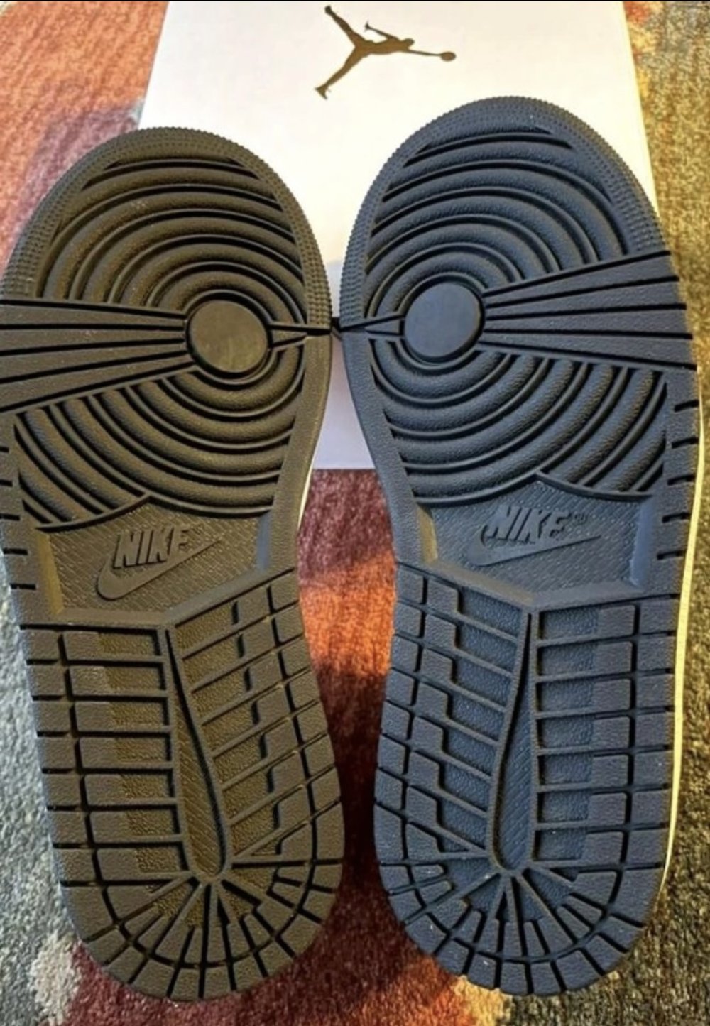 Air Jordan 1 Mid Smoke Gray