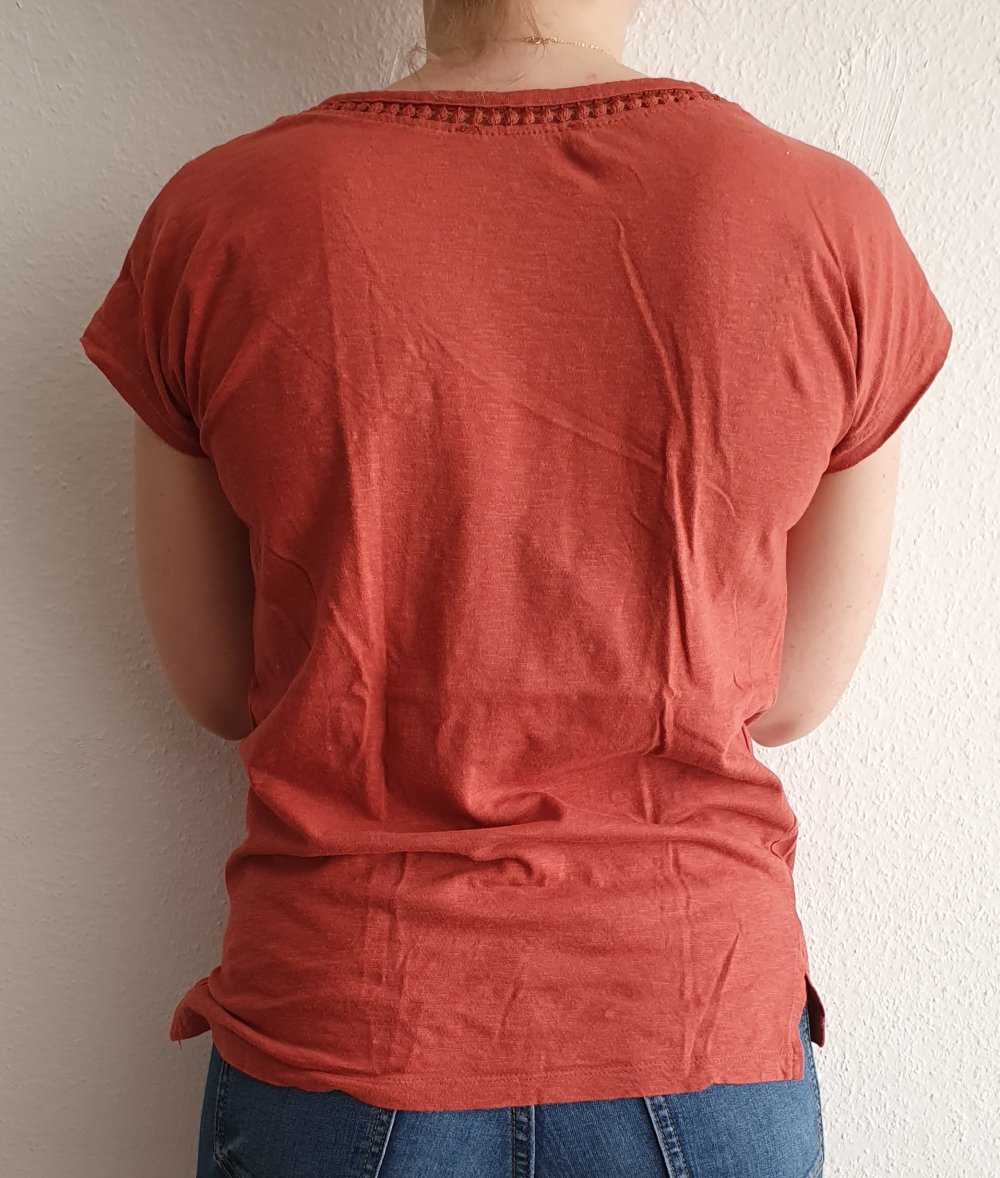 orangenes T-shirt aus Wolle