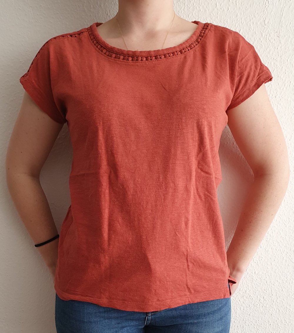 orangenes T-shirt aus Wolle