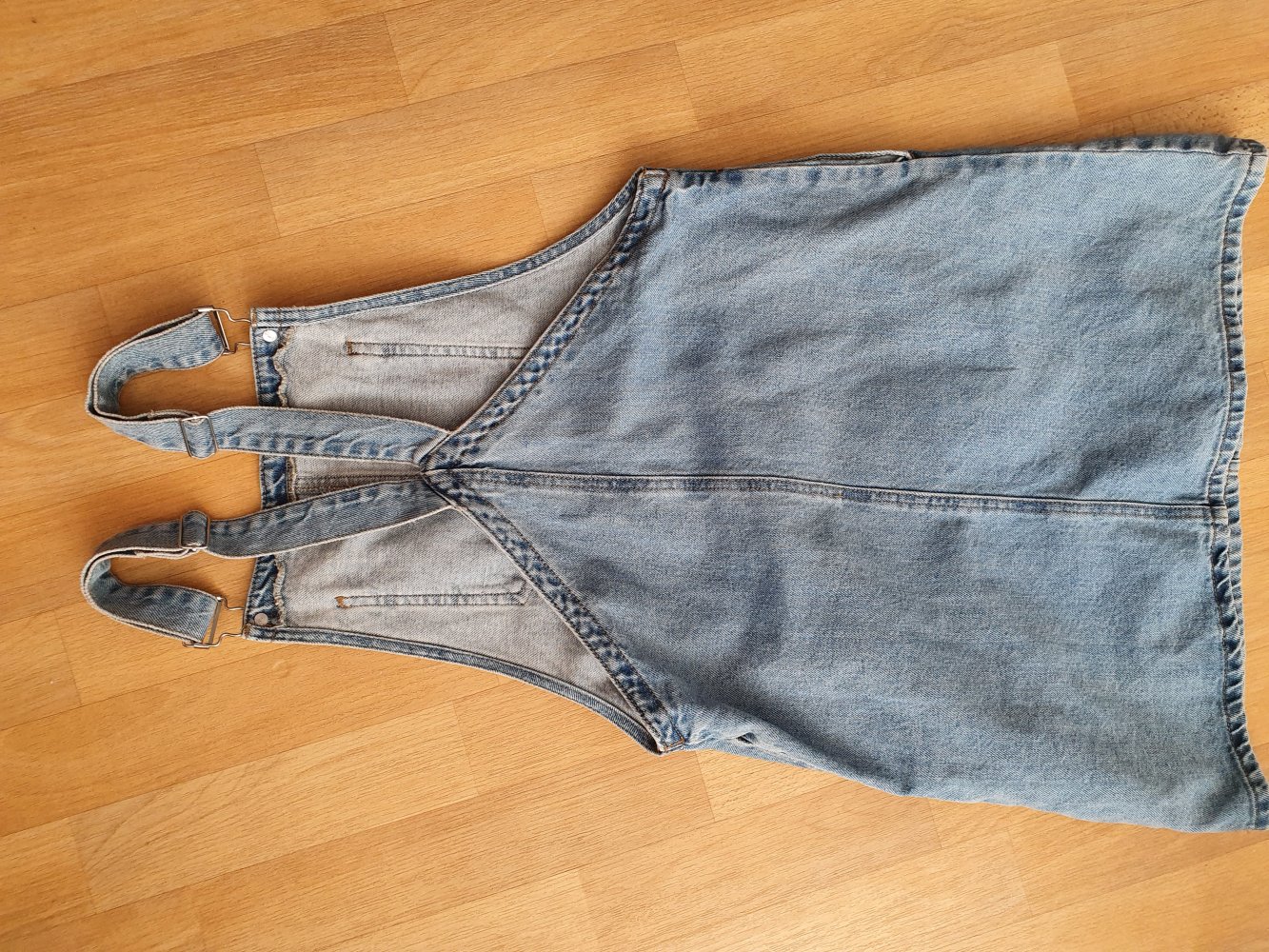 tolles Latzhosenkleid