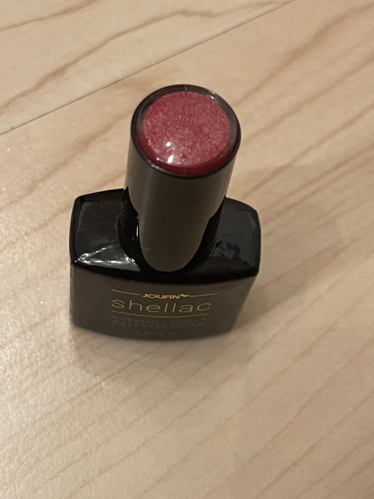 UV-Lacke von Neonail und Jolifin