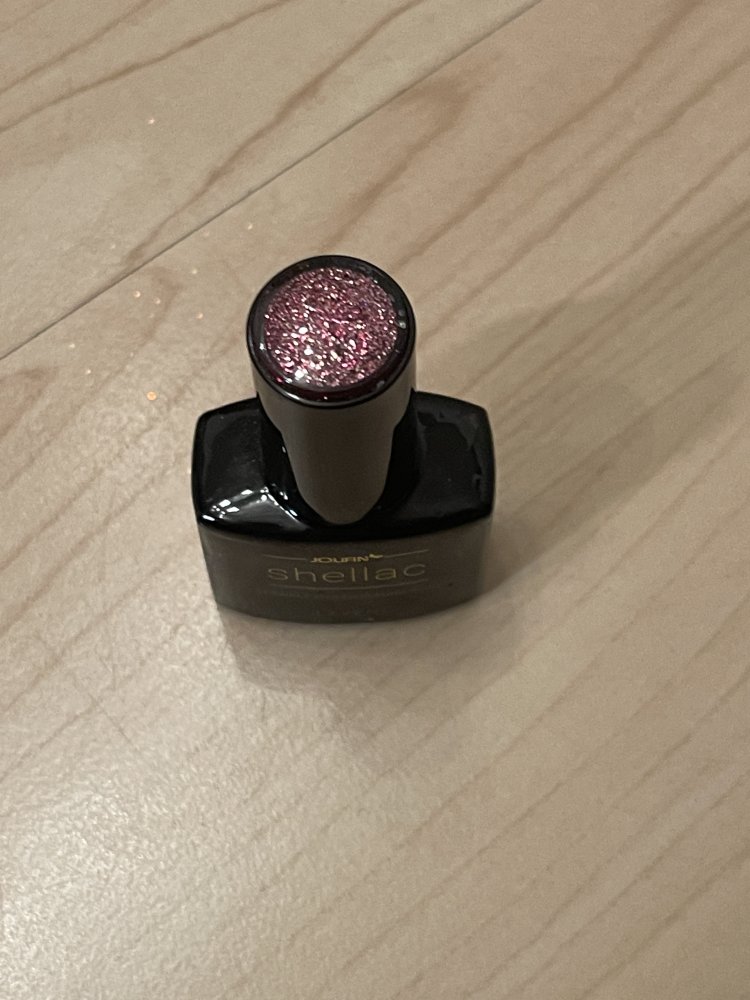 UV-Lacke von Neonail und Jolifin