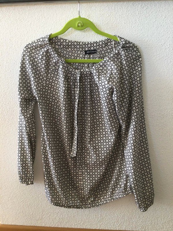 Schluppenbluse mit U-Boot Ausschnitt und Bündchen Ärmel, Langarmbluse