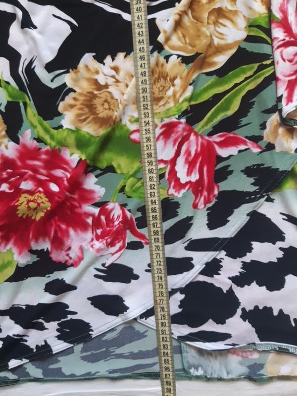 Mehrfarbiges Kleid mit Muster Gr.38