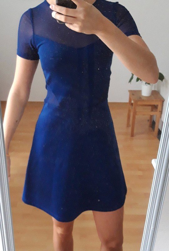 Blaues Kleid / mit Cut-outs
