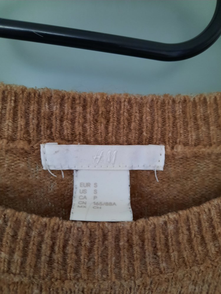 Pullover mit bunten Streifen 