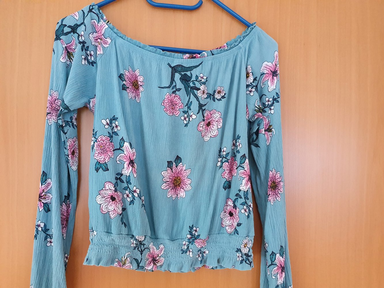 Page one - Bluse gecrasht langarm bauchfrei schulterfrei S / 36