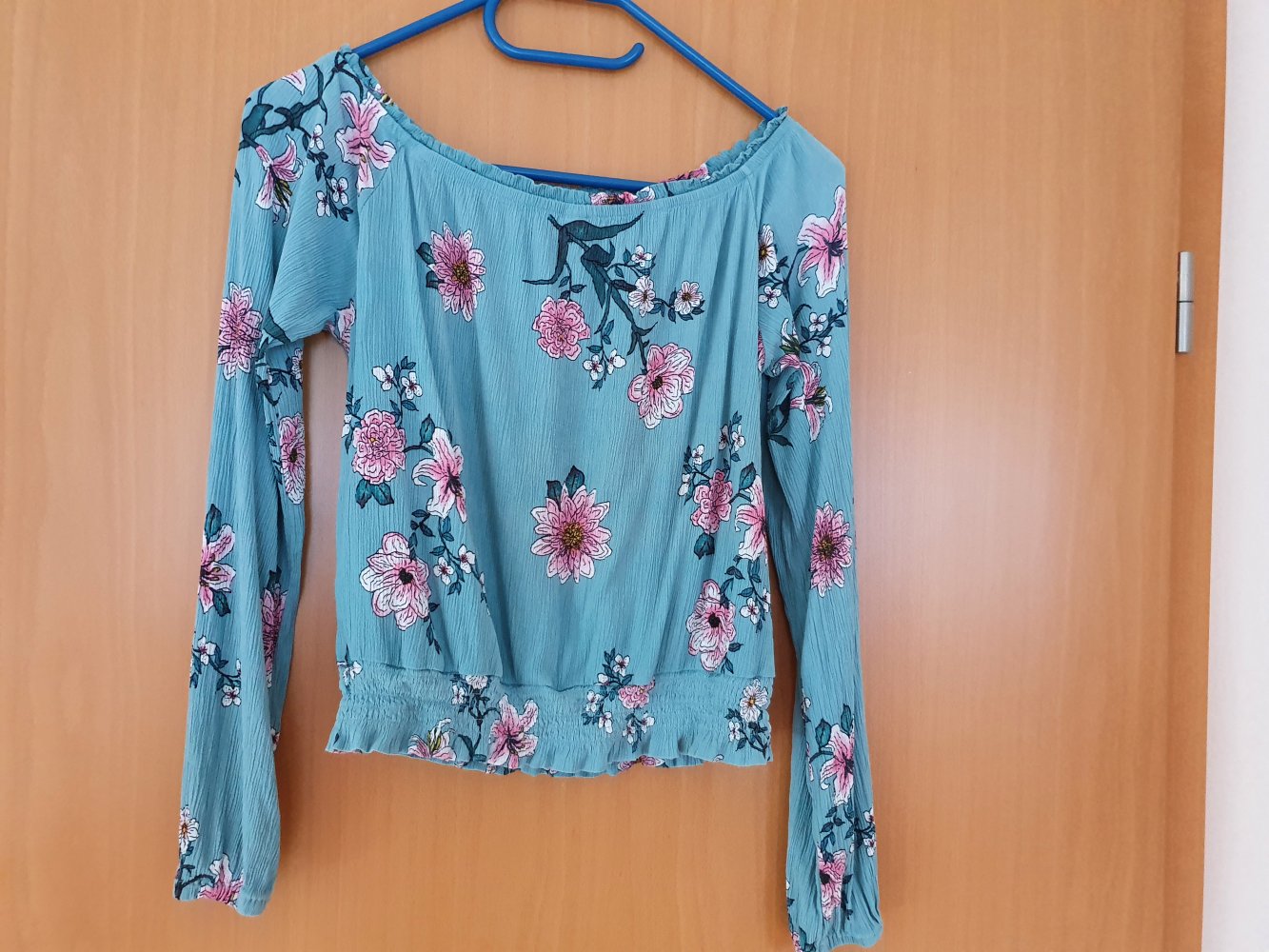 Page one - Bluse gecrasht langarm bauchfrei schulterfrei S / 36