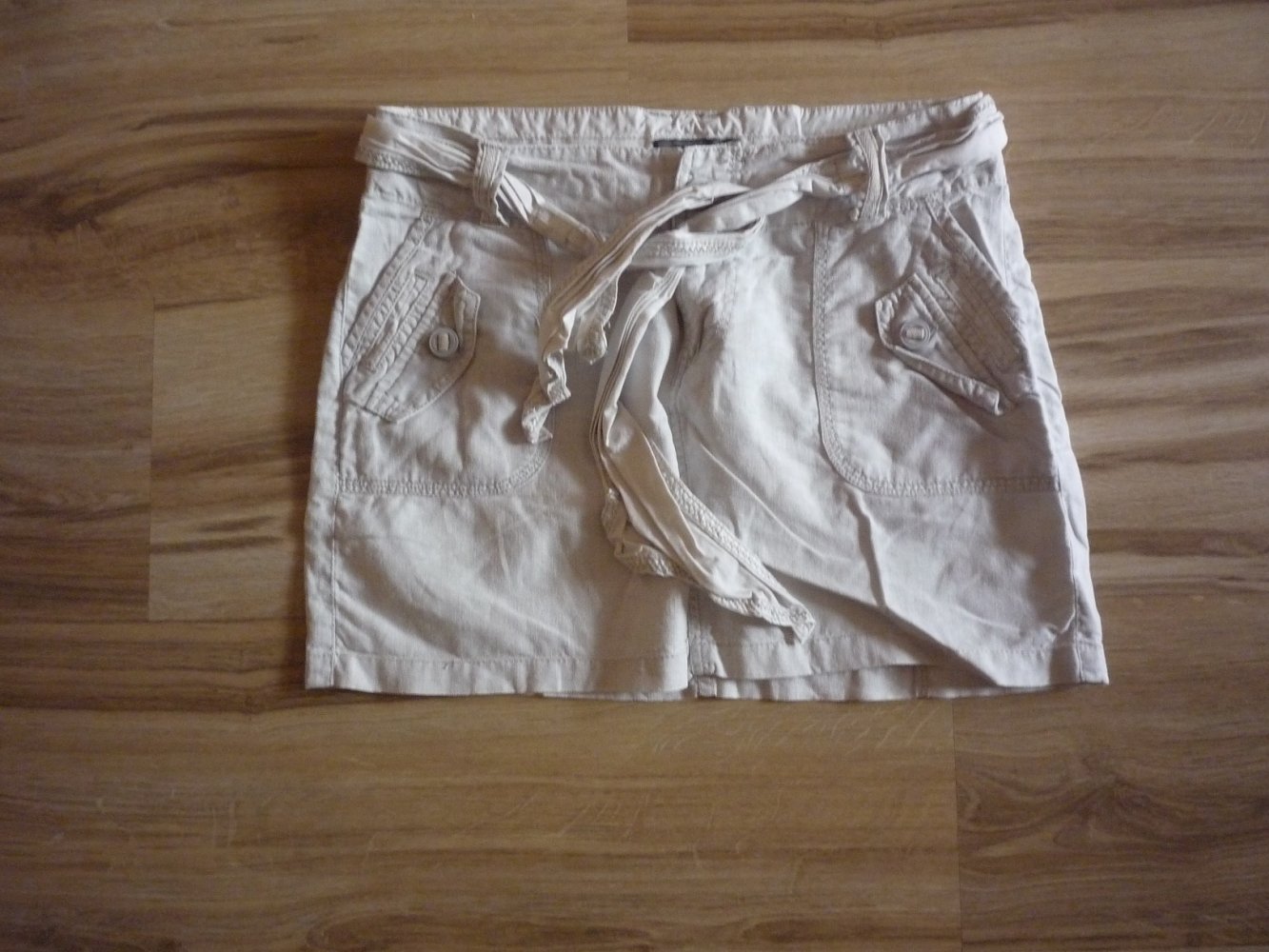 ONLY - modischer Minirock mit Stoffgürtel zum Binden - Gr. 36