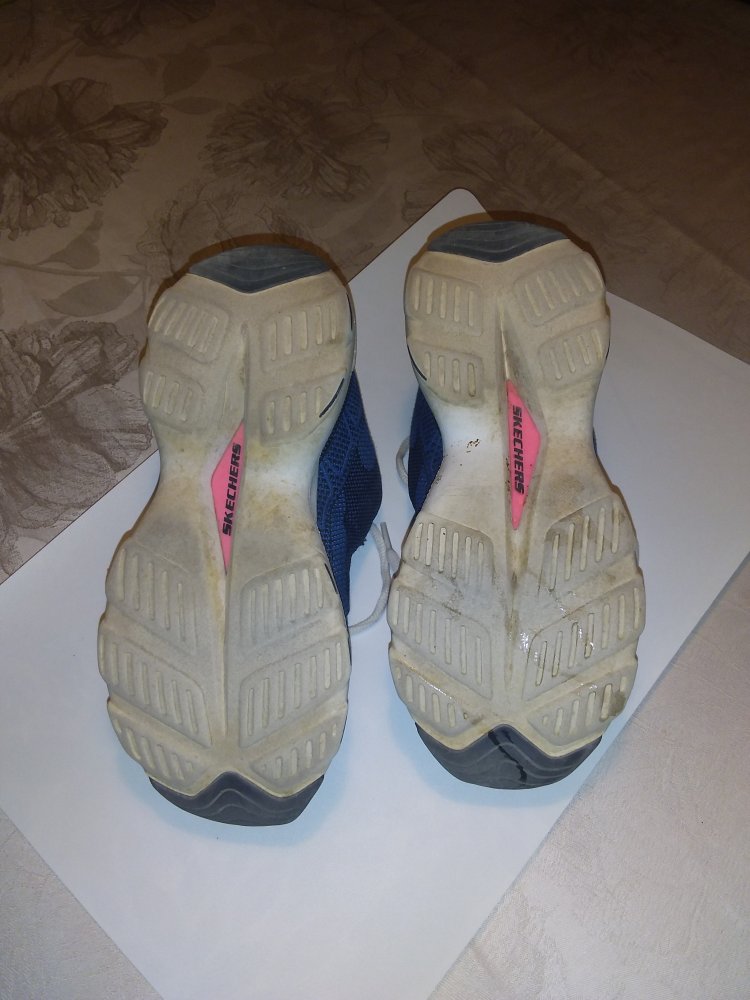 stylische Skechers Gr. 37 bzw. UK4 in blau