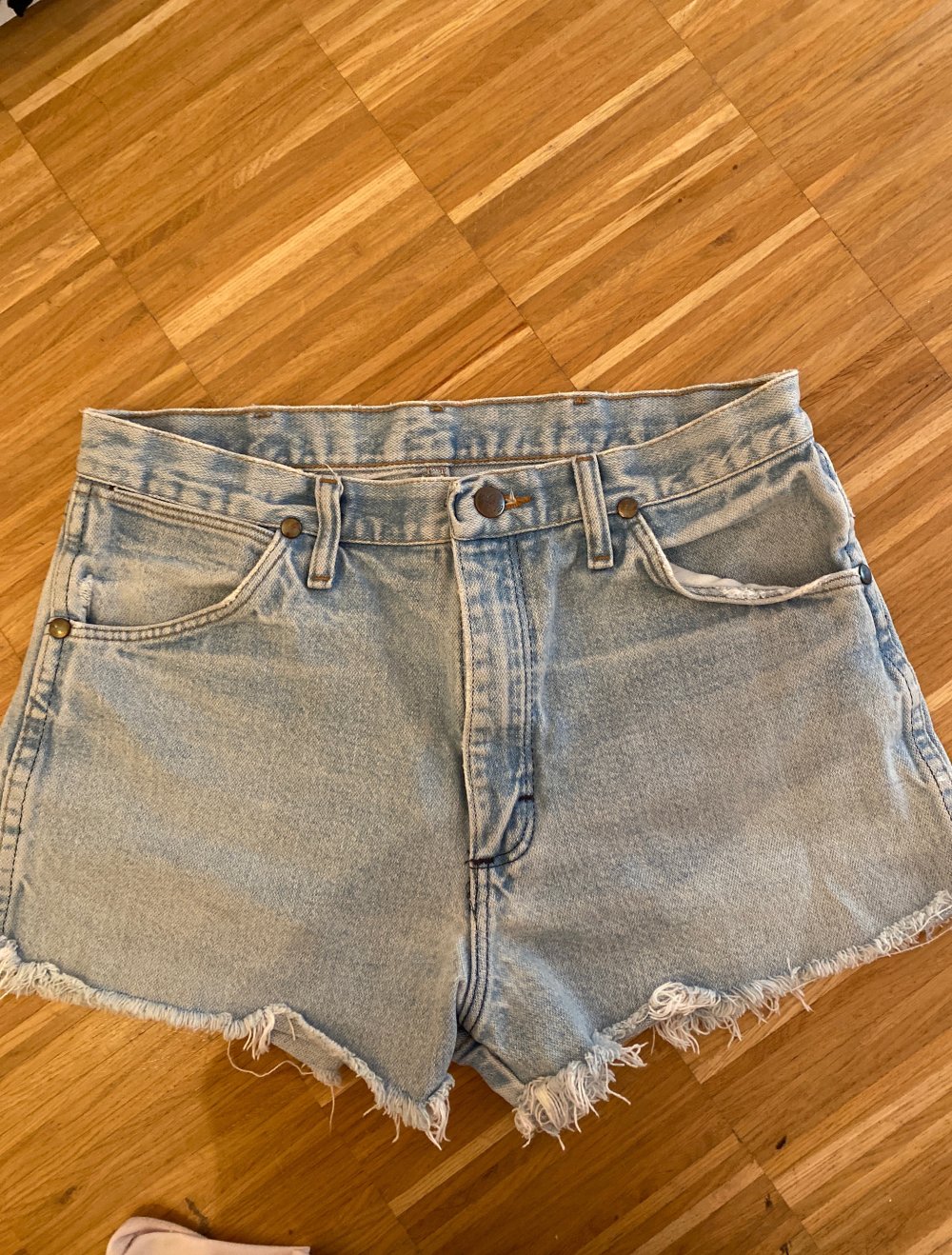 wrangler short jeans