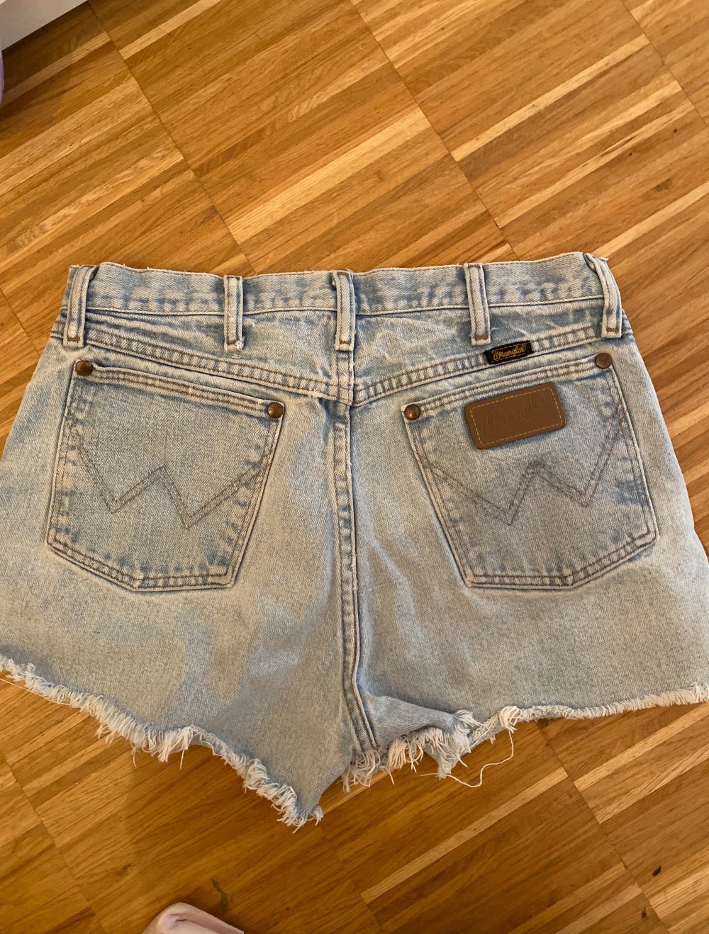 wrangler short jeans