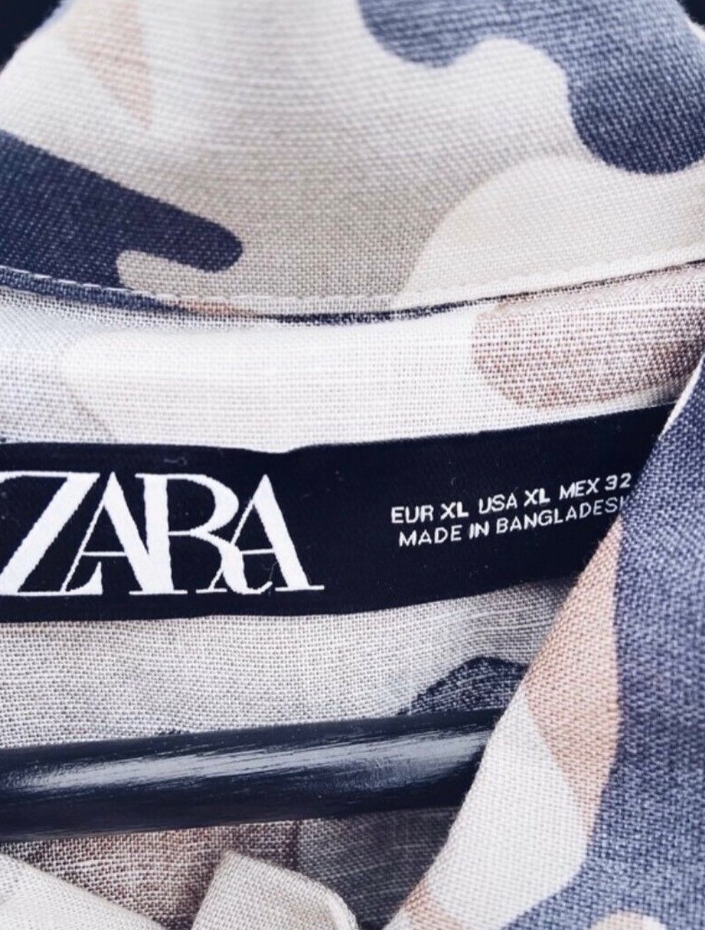 Zara leichte Camouflage Jacke Größe XL Neu