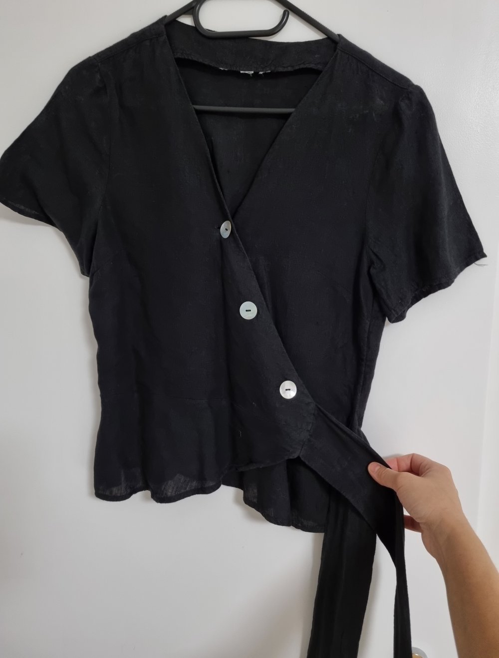 Schwarzes Oberteil kurzärmlig