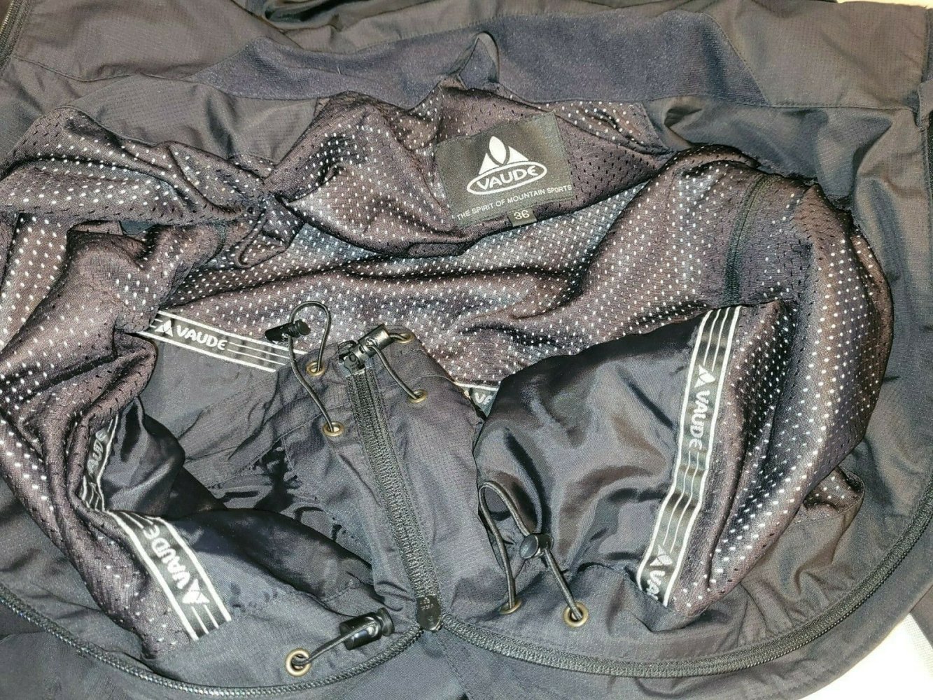 VAUDE Damen Funktionsjacke in der Größe 36 im Top Zustand 