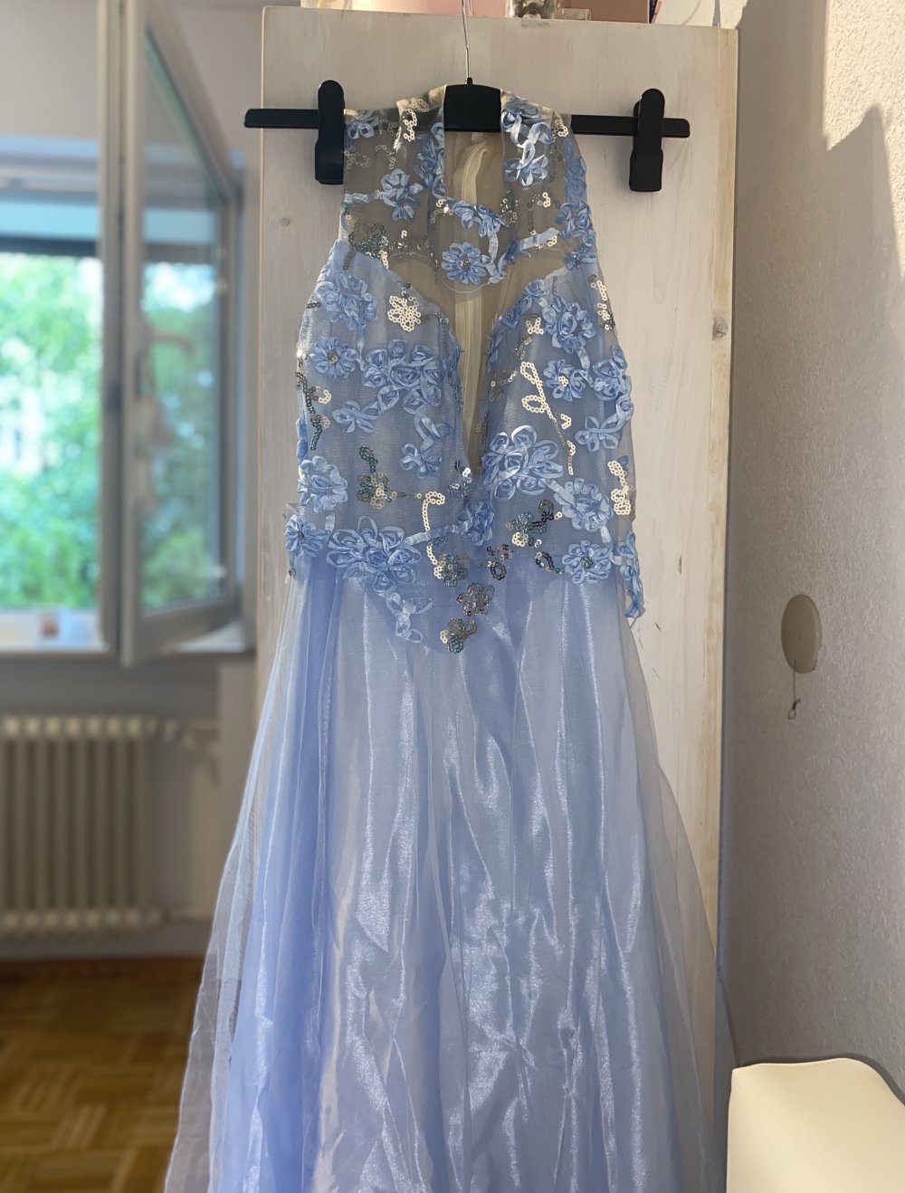 Blaues Langes schickes Kleid