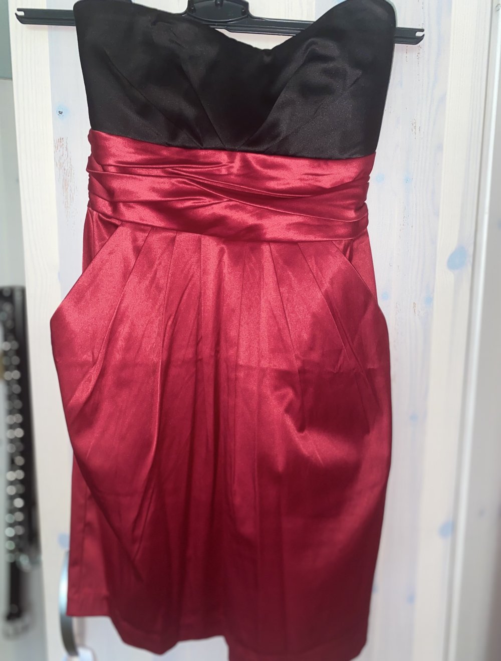Schwarz-Rotes Party Kleid