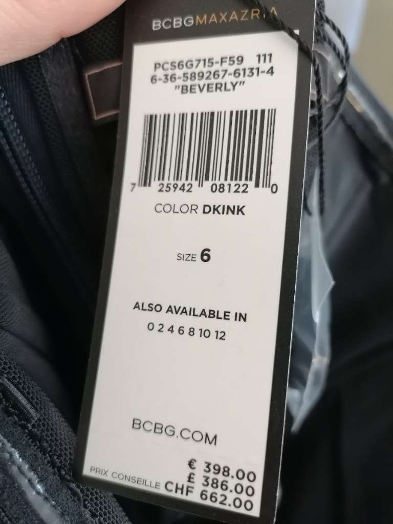 Wunderschönes dunkelblaues Kleid