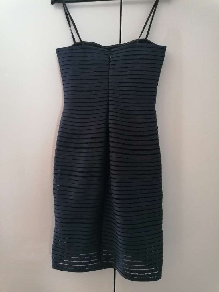 Wunderschönes dunkelblaues Kleid