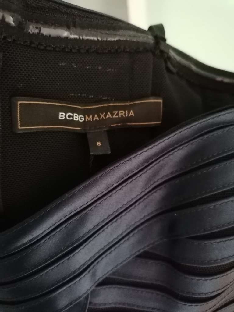 Wunderschönes dunkelblaues Kleid