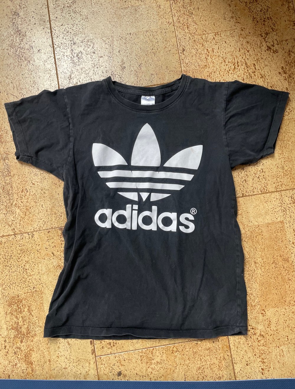 Adidas t Shirt Fake