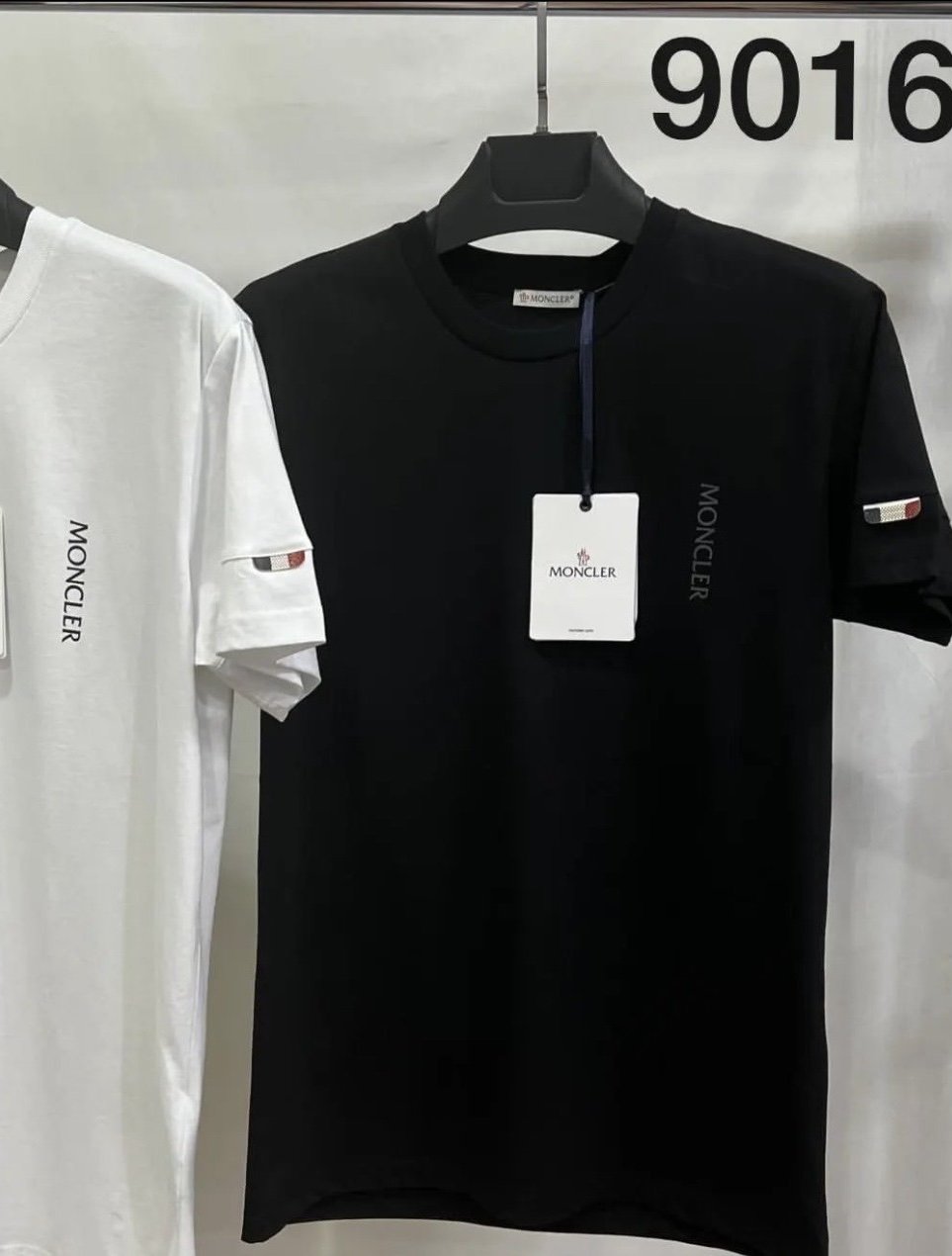 Moncler T-shirts Neu