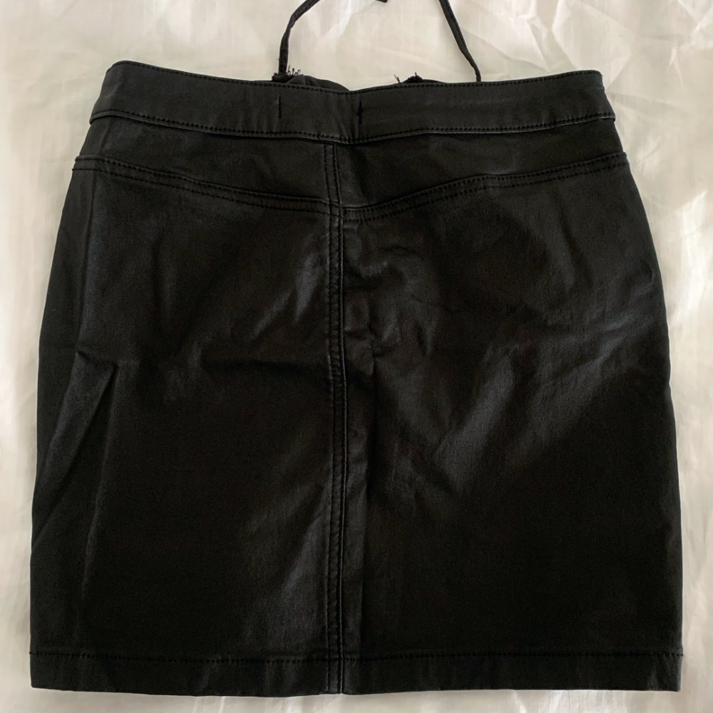 Minirock im Lederlook