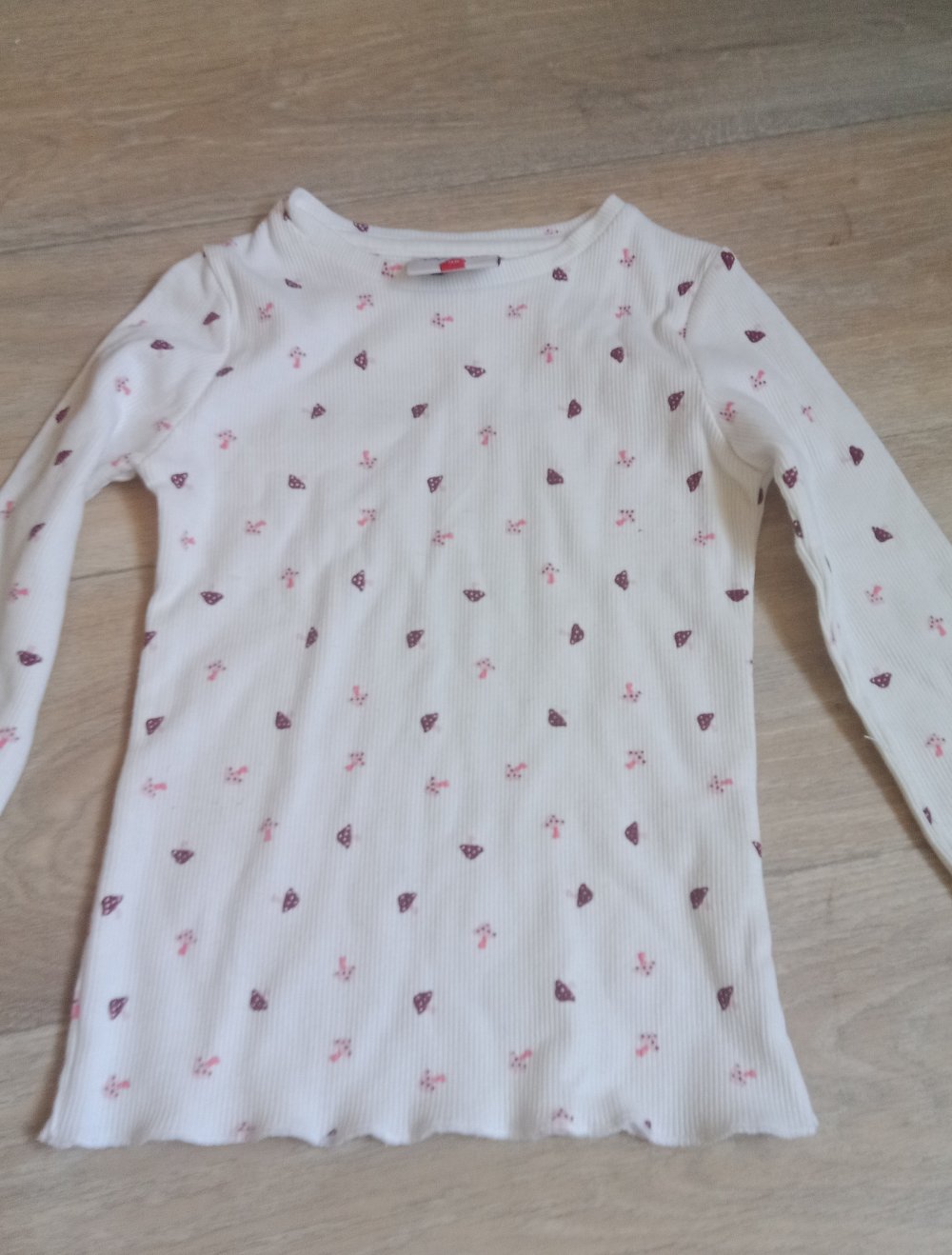 **sehr schöner Pullover für Mädchen **