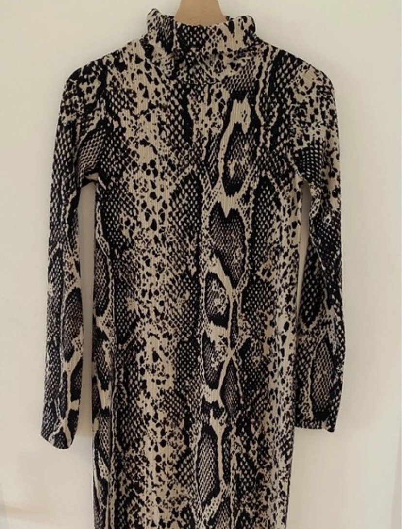 Zara Maxikleid mit Schlangenprint