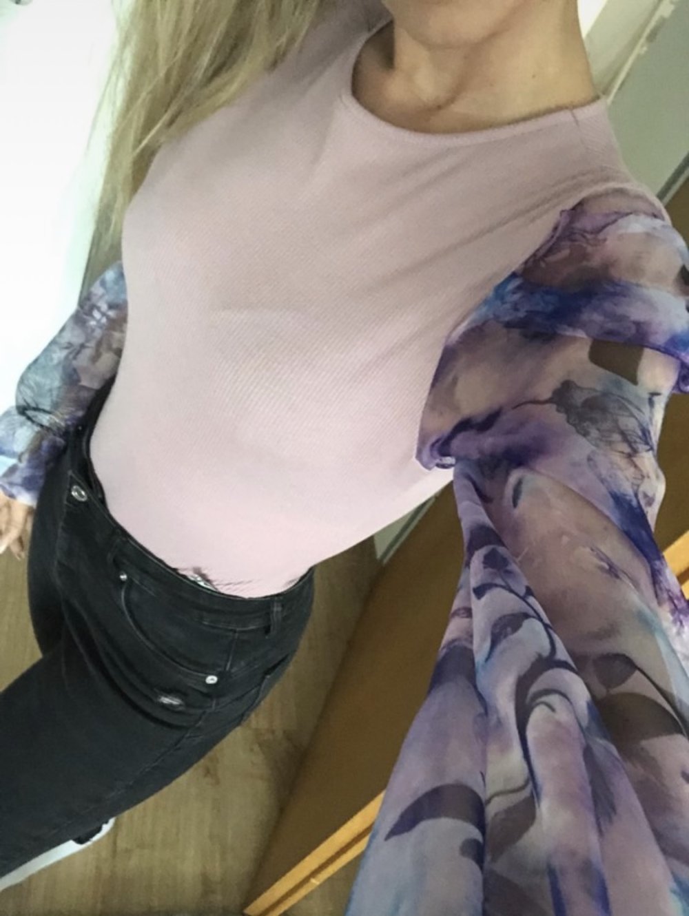 Body mit transparenten Ärmeln