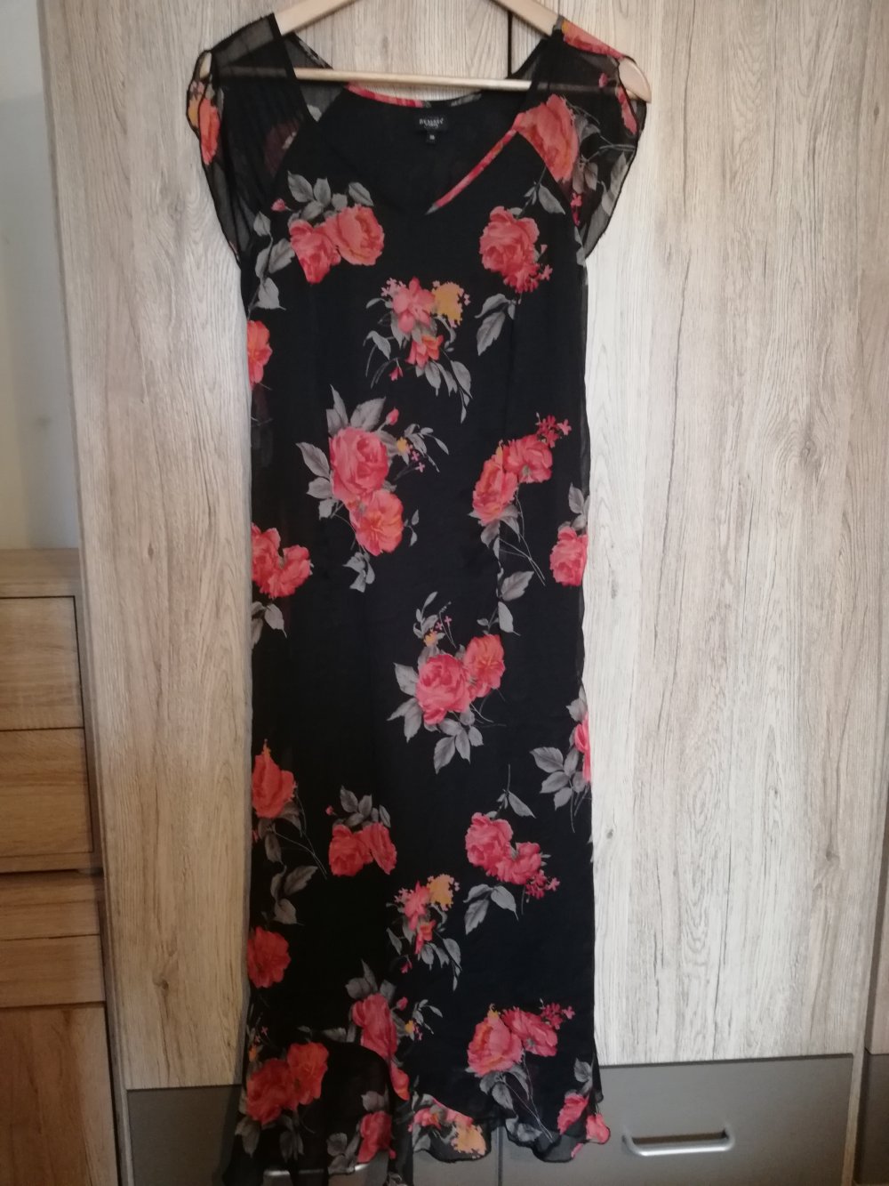 Luftiges hübsches Sommerkleid