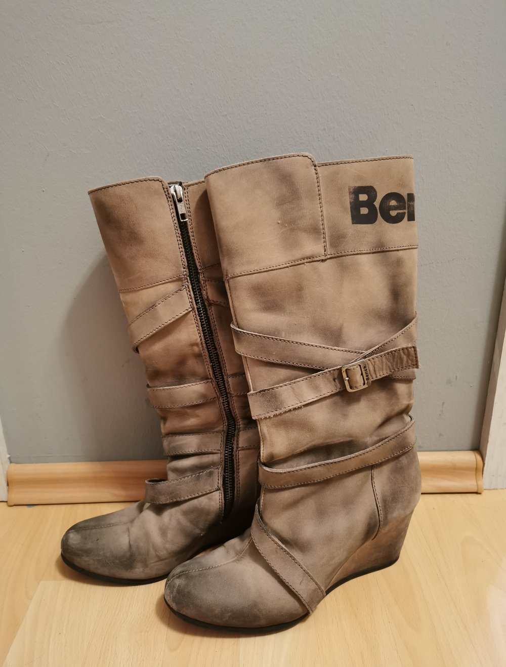 Bench Stiefel Keilabsatz Gr. 39 Beige