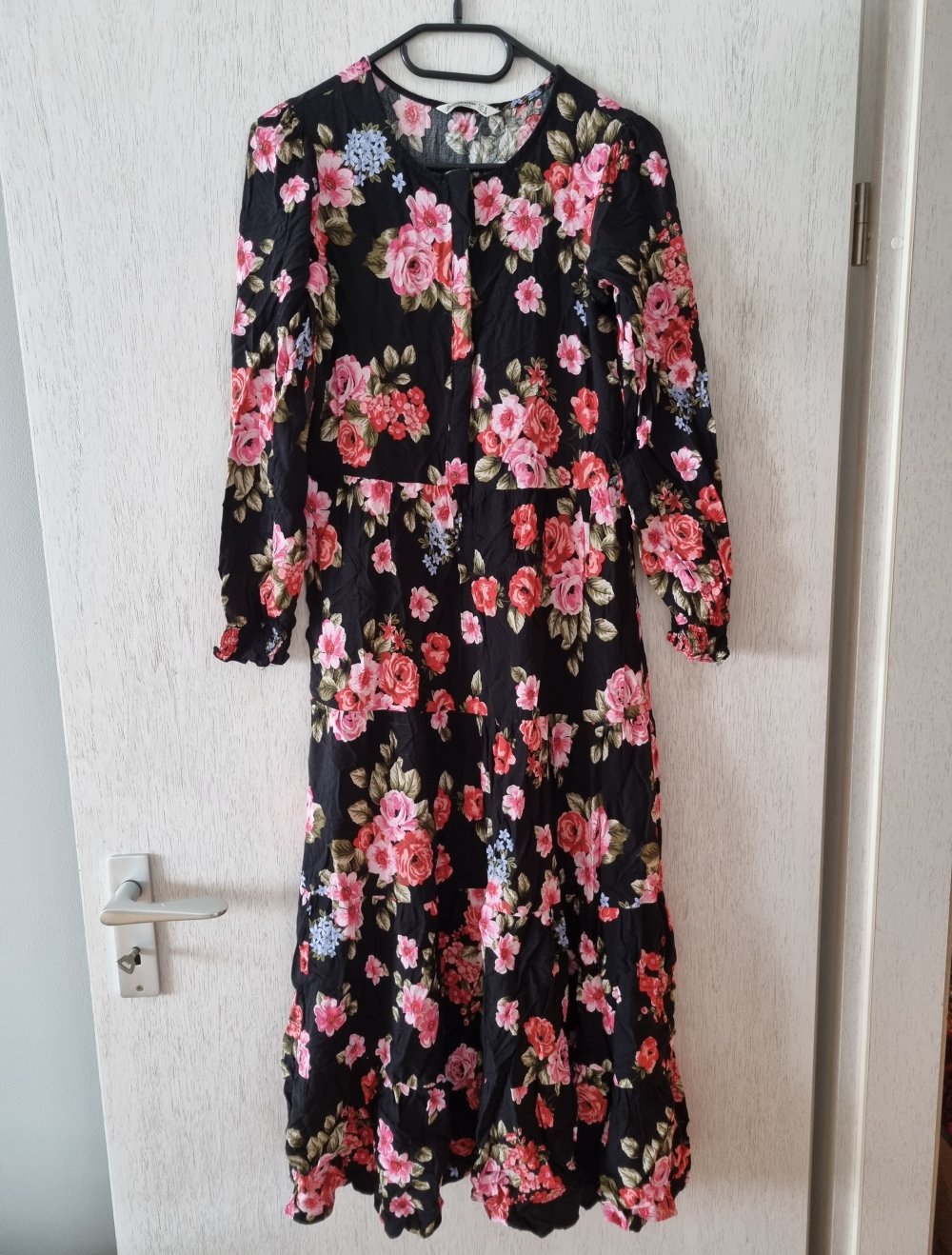 Stradivarius Midikleid Gr. S Blumen Muster Neu