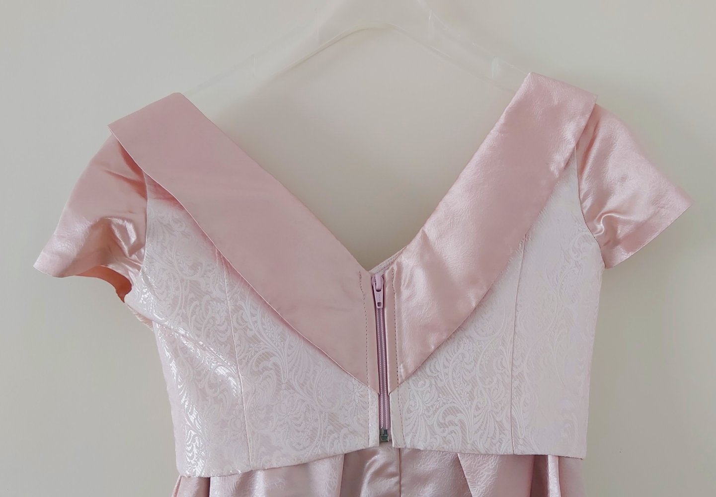 Hübsches rosa Abendkleid