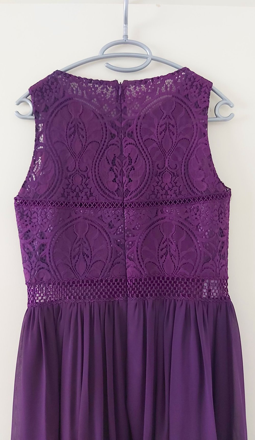 Elegantes violettes Abendkleid