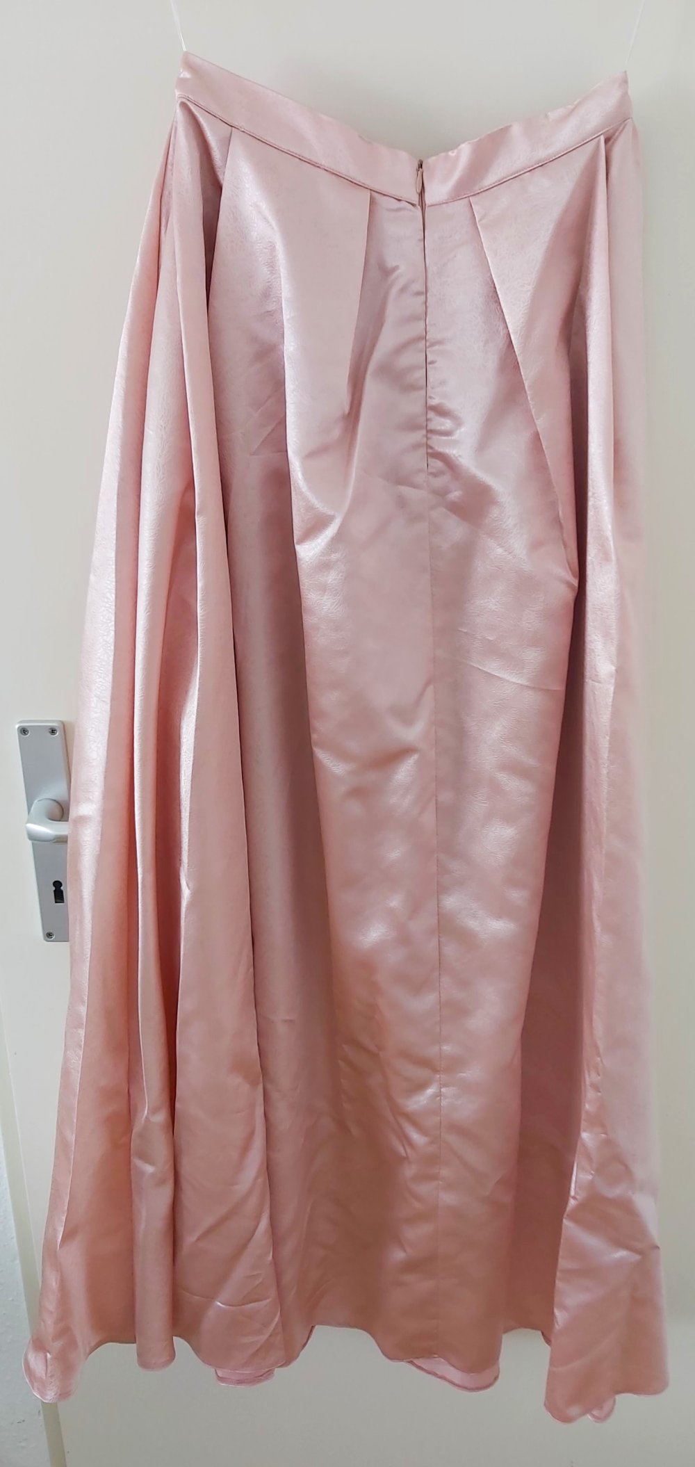 Hübsches rosa Abendkleid