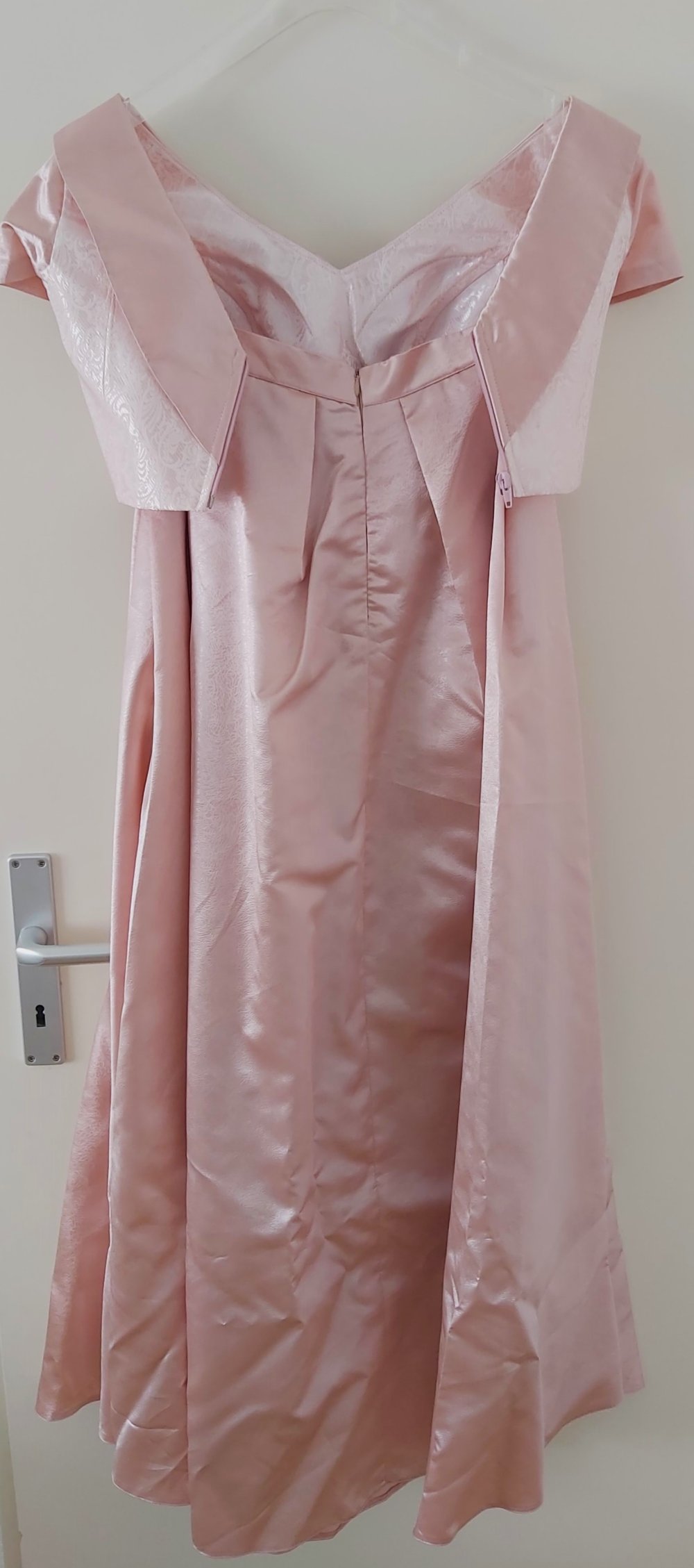 Hübsches rosa Abendkleid