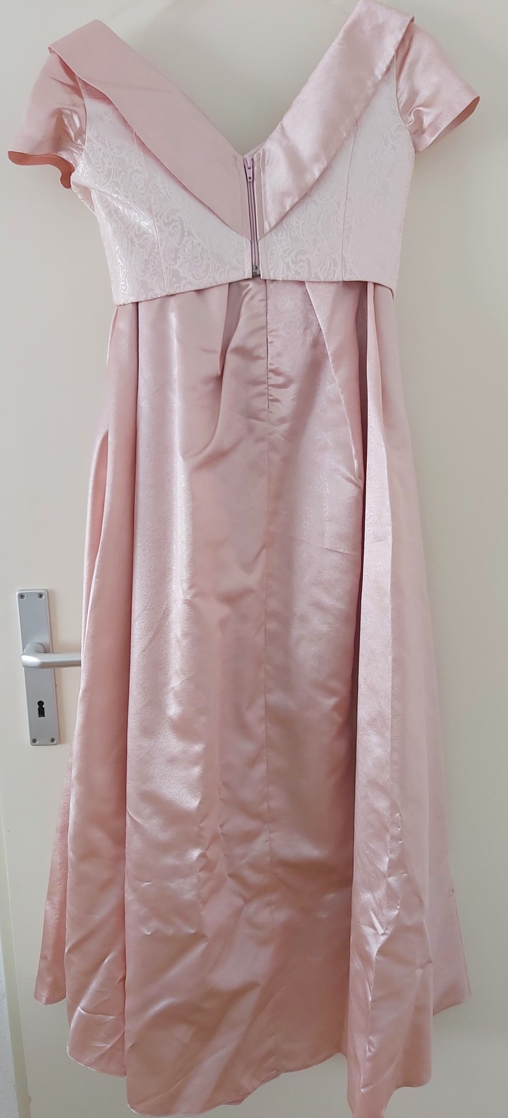 Hübsches rosa Abendkleid